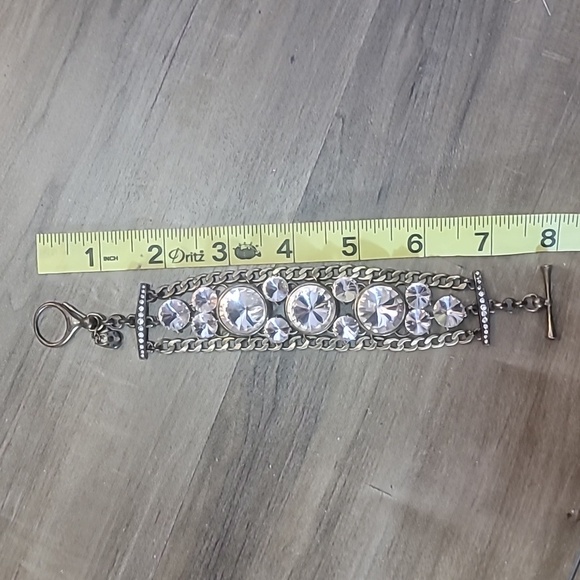 Fossil brand clear crystal bracelet with charms toggle closure brass colored - Picture 8 of 10